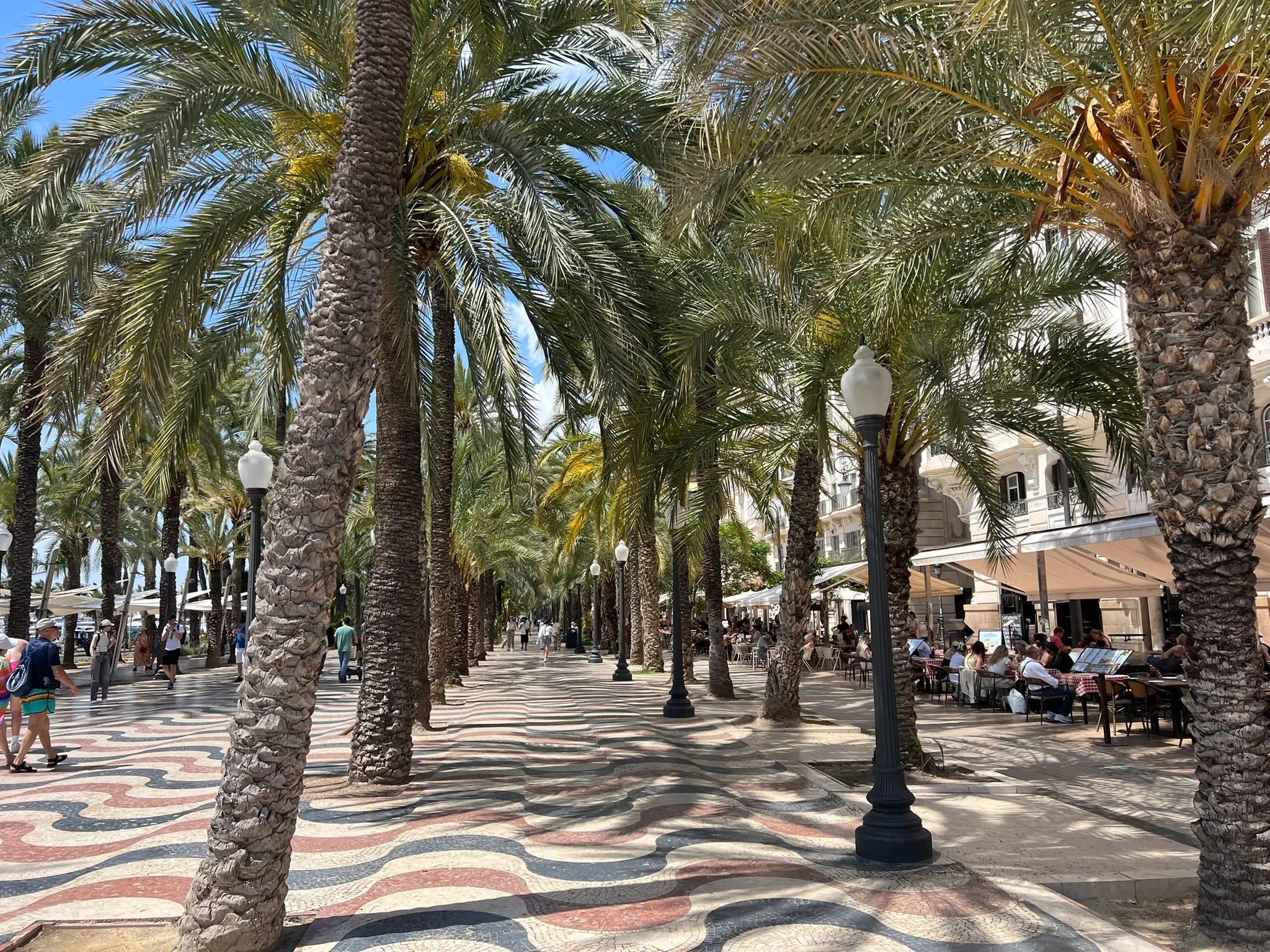 Restaurants and cafés with terraces on the Explanada de España, Alicante