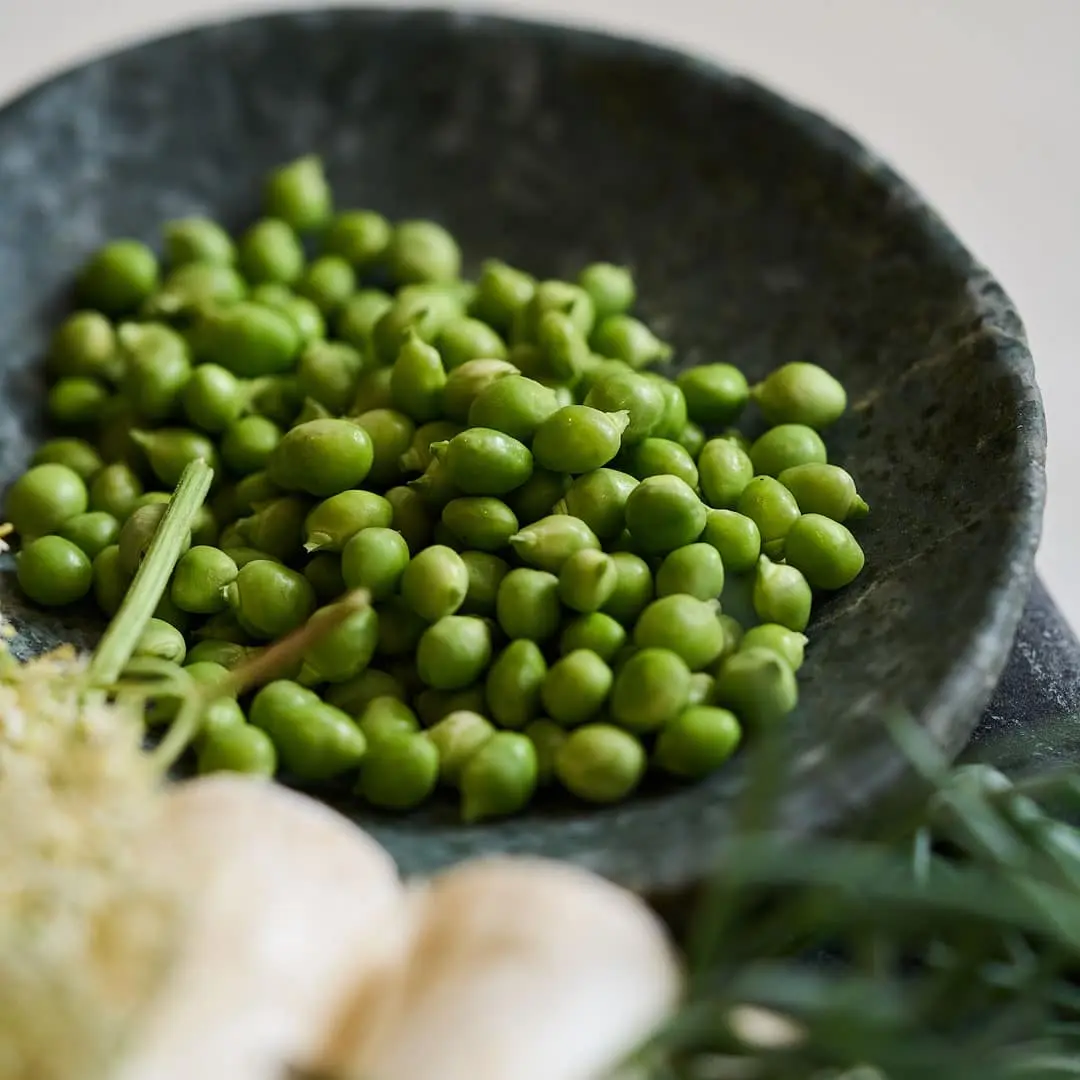 Spring peas, mortar-crushed